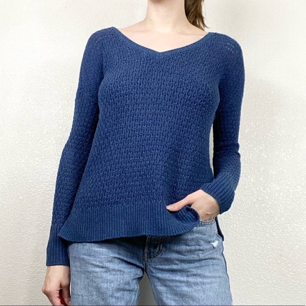 American Eagle Navy Blue Knit Vneck Sweater